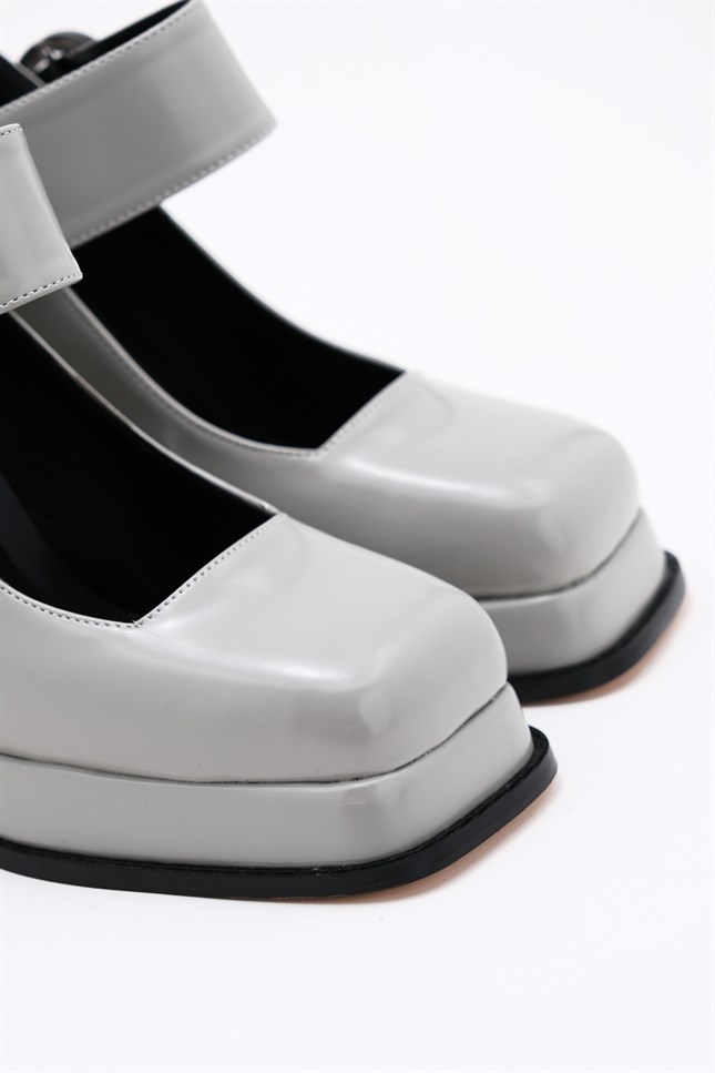 52-690-4-GRIMABEL Gri Mat Rugan Kadın Topuklu Ayakkabı