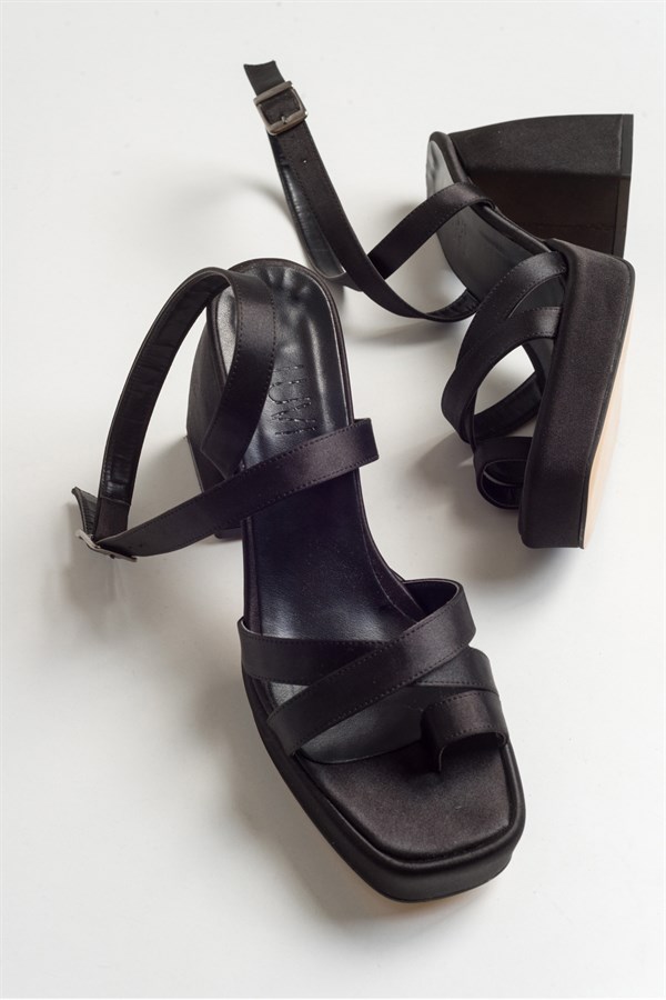 89-227-1227 Siyah Saten Kadın Topuklu Sandalet